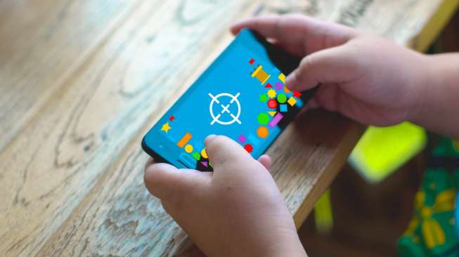 10 Jam Sehari Pakai Smartphone, Mata Bocah 9 Tahun Ini juling 10 Jam Sehari Pakai Smartphone, Mata Bocah 9 Tahun Ini juling