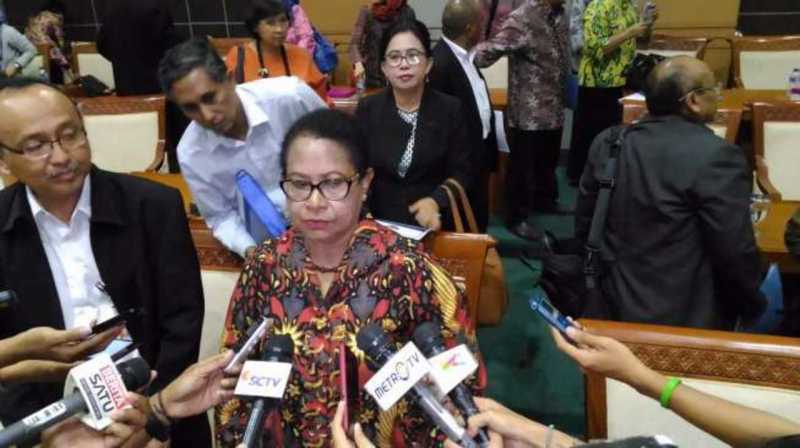 Heboh Karya Seni 'Makan Mayit', Ini Kata Menteri Yohana Heboh Karya Seni 'Makan Mayit', Ini Kata Menteri Yohana