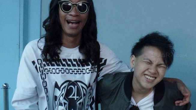 Air Mata Fans untuk Aming dan Evelyn Air Mata Fans untuk Aming dan Evelyn