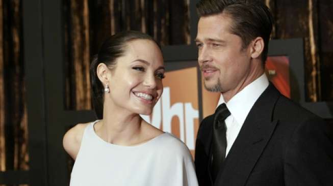 Ini Sinyal Angelina Jolie dan Tom Cruise Pacaran?
