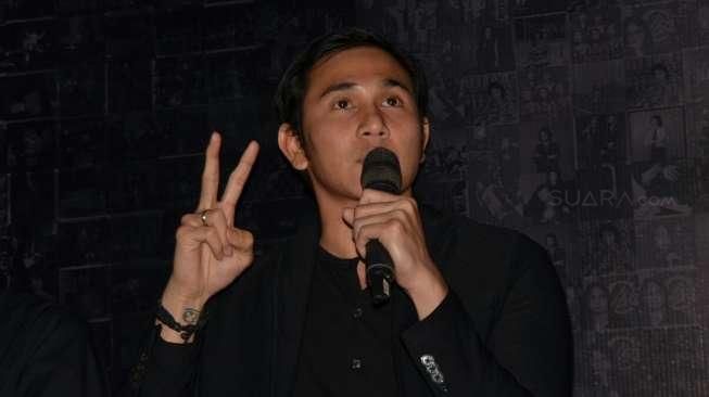 Vino G Bastian Tak Pakai Stuntman di Film Wiro Sableng Vino G Bastian Tak Pakai Stuntman di Film Wiro Sableng