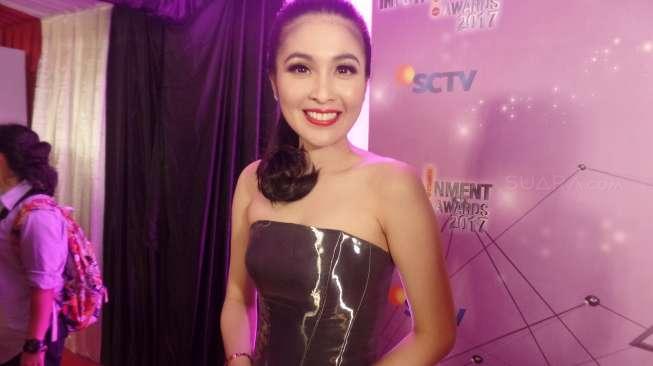 Dokter Tegur Sandra Dewi Biar Cepat Hamil Dokter Tegur Sandra Dewi Biar Cepat Hamil