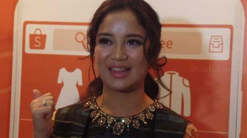 Pengalaman Buruk Chacha Frederica Belanja di Inggris Pengalaman Buruk Chacha Frederica Belanja di Inggris