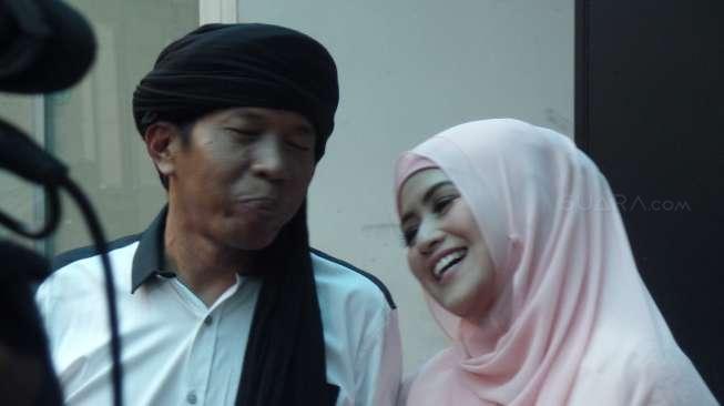 Istri Kedua Hamil, Kiwil Ogah Tidur Bareng Istri Kedua Hamil, Kiwil Ogah Tidur Bareng