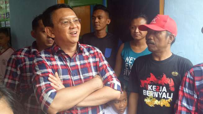Video Parodi Ahok, Agus, Anies Nyanyi Bikin Ngakak Video Parodi Ahok, Agus, Anies Nyanyi Bikin Ngakak