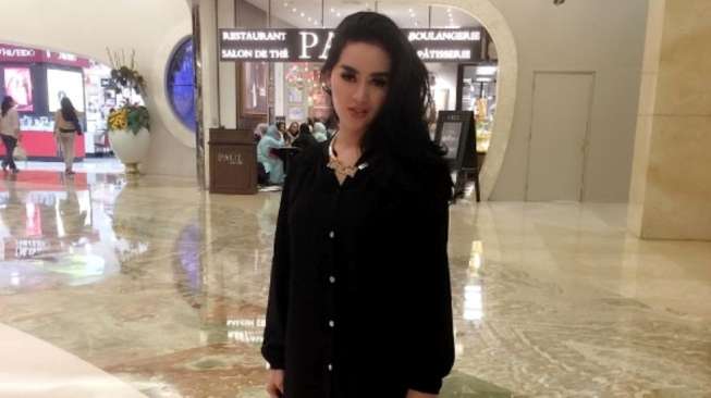 Video Istri Lucky Hakim Jijik Lihat Singkong, Netizen Heboh Video Istri Lucky Hakim Jijik Lihat Singkong, Netizen Heboh