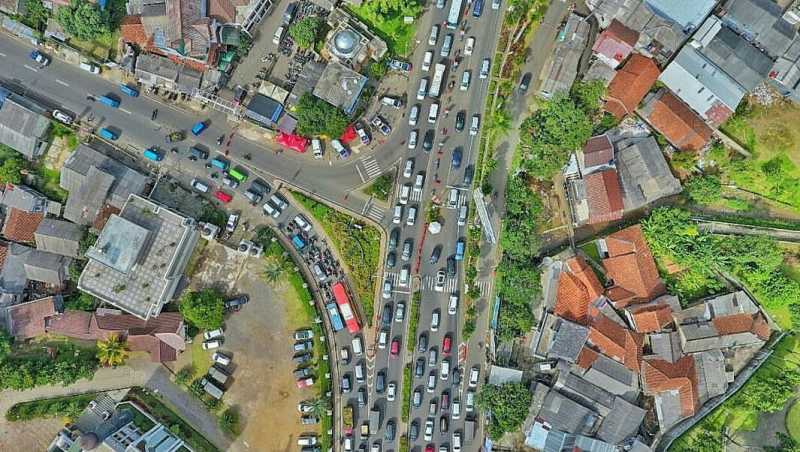 Puncak Masih Jadi Primadona, Ini Foto Kemacetan via Drone Puncak Masih Jadi Primadona, Ini Foto Kemacetan via Drone