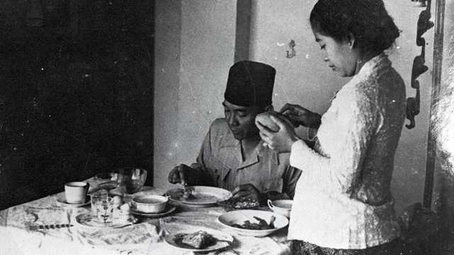 Ini Kisah Cinta 7 Presiden RI & Pasangannya, Ada yang Dijodohkan Ini Kisah Cinta 7 Presiden RI & Pasangannya, Ada yang Dijodohkan