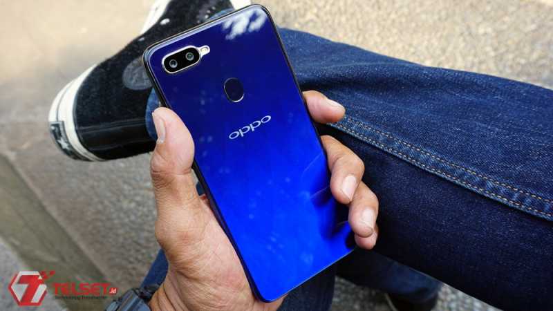 Lebih Dekat dengan Oppo F9, Desainnya Menawan! Lebih Dekat dengan Oppo F9, Desainnya Menawan!