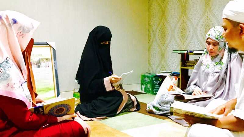 Sosok Istri Ketiga Arifin Ilham Terkuak Sosok Istri Ketiga Arifin Ilham Terkuak