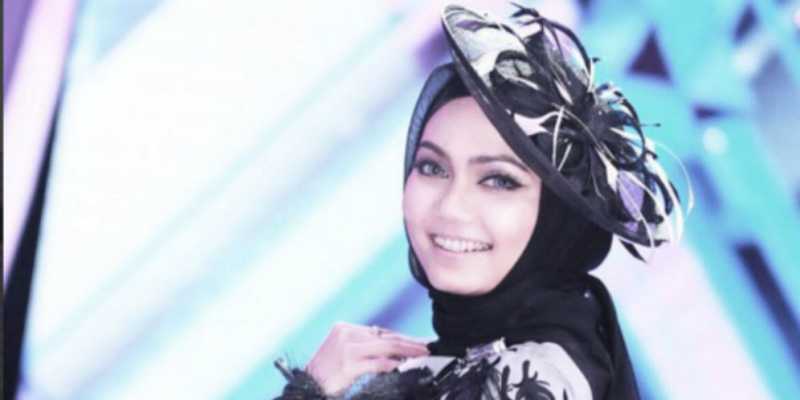 Rina Nose Dilamar Mantan Suami? Rina Nose Dilamar Mantan Suami?