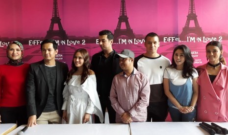 Adit dan Tita Lebih Dewasa di Eiffel...Im in Love 2 Adit dan Tita Lebih Dewasa di Eiffel...Im in Love 2