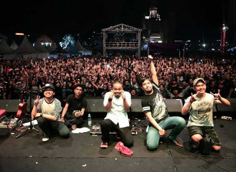 Payung Teduh Ultimatum Musisi yang Cover Lagu Akad Tanpa Izin