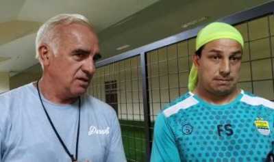 Gomez Berpikir Tinggalkan Persib