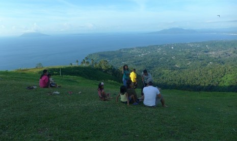 Bukit Tetempangan Tawarkan Panorama Minahasa yang Memukau