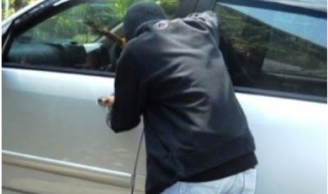 Waspada, Ini Cara Rampok Ambil Mobil yang Ditunggui Pemilik Waspada, Ini Cara Rampok Ambil Mobil yang Ditunggui Pemilik