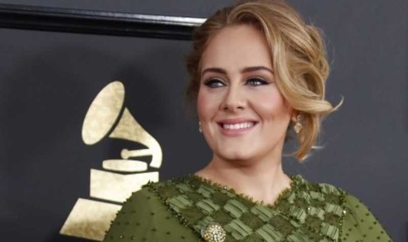 Mata Anak Adele Kena Kembang Api Konser Mata Anak Adele Kena Kembang Api Konser