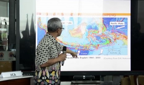 Pemprov Banten Luncurkan Aplikasi Informasi Kebencanaan Pemprov Banten Luncurkan Aplikasi Informasi Kebencanaan