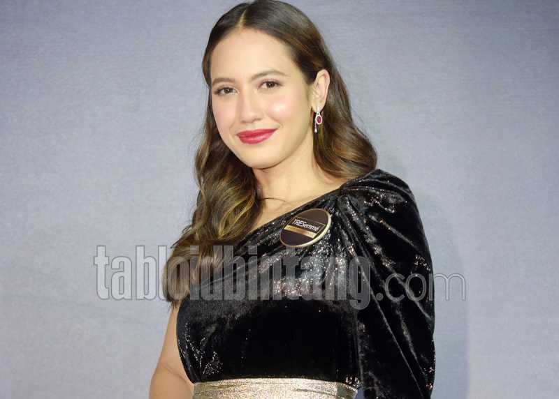 Pevita Pearce Tampil Dengan Gaya 60an, Netizen Kira Meriam Bellina Pevita Pearce Tampil Dengan Gaya 60an, Netizen Kira Meriam Bellina
