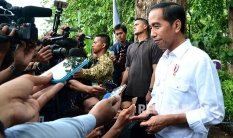 Usai Menikahkan Kahiyang, Jokowi Sambut Presiden Korsel