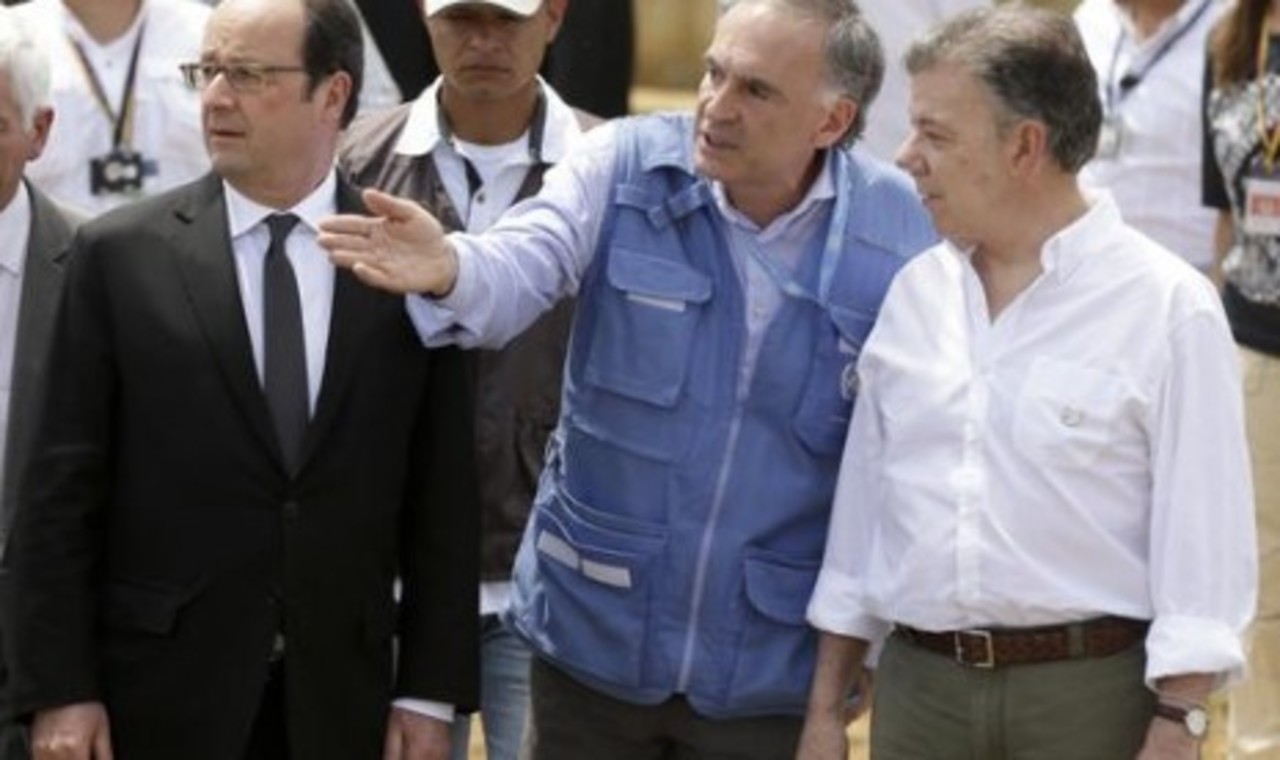 Hollande Kunjungi Kolumbia, Pertama Sejak 30 Tahun