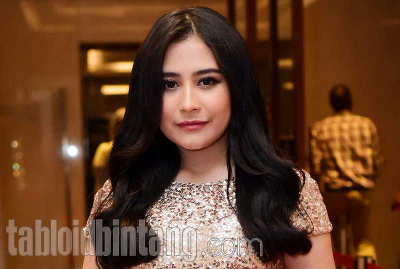 Air Mata Prilly Latuconsina Tumpah di Resepsi Pernikahan Laudya Cynthia Bella