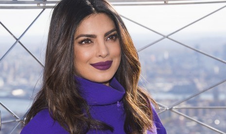 Akibat Swafoto, Priyanka Chopra Kembali Dicemooh Akibat Swafoto, Priyanka Chopra Kembali Dicemooh