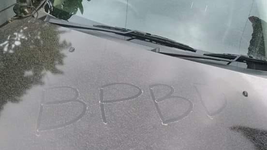 Erupsi Gunung Agung Bali Picu Hujan Abu Vulkanik di Beberapa Desa Erupsi Gunung Agung Bali Picu Hujan Abu Vulkanik di Beberapa Desa
