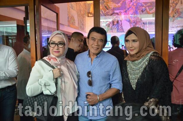 Rhoma Irama Sebut Yati Octavia Sebagai Mantan Pacar Rhoma Irama Sebut Yati Octavia Sebagai Mantan Pacar