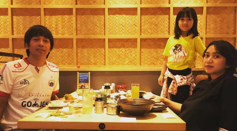 Rian DMasiv Mengajak Istri yang Sedang Hamil Terbang ke London karena Ngidam Rian DMasiv Mengajak Istri yang Sedang Hamil Terbang ke London karena Ngidam