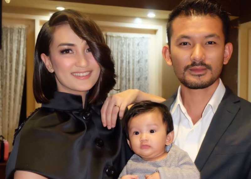 Karena Tingkahnya Ini, Netizen Ingin Cubit Rio Dewanto Karena Tingkahnya Ini, Netizen Ingin Cubit Rio Dewanto