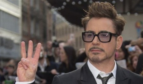 Robert Downey Jr Tanggalkan Kostum Iron Man?
