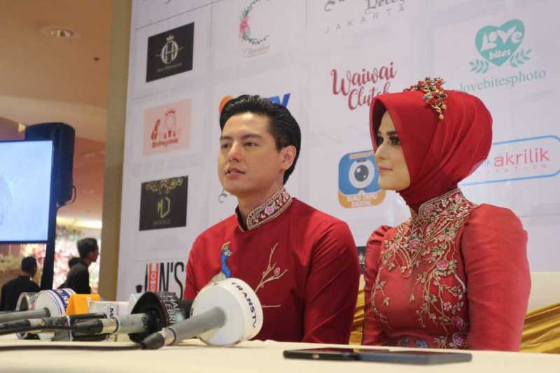 Roger Danuarta dan Cut Meyriska Pastikan Tak Tunda Momongan Roger Danuarta dan Cut Meyriska Pastikan Tak Tunda Momongan