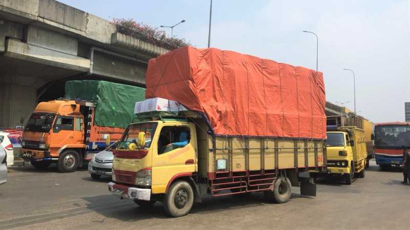 Truk Dilarang Beroperasi Beberapa Hari di Tol Japek saat Libur Nataru Truk Dilarang Beroperasi Beberapa Hari di Tol Japek saat Libur Nataru