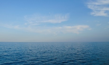 Membuang Pembalut di Kloset Berbahaya untuk Laut Membuang Pembalut di Kloset Berbahaya untuk Laut