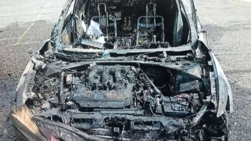 Mobil Hangus Gara-gara Smartphone Samsung Meledak Mobil Hangus Gara-gara Smartphone Samsung Meledak