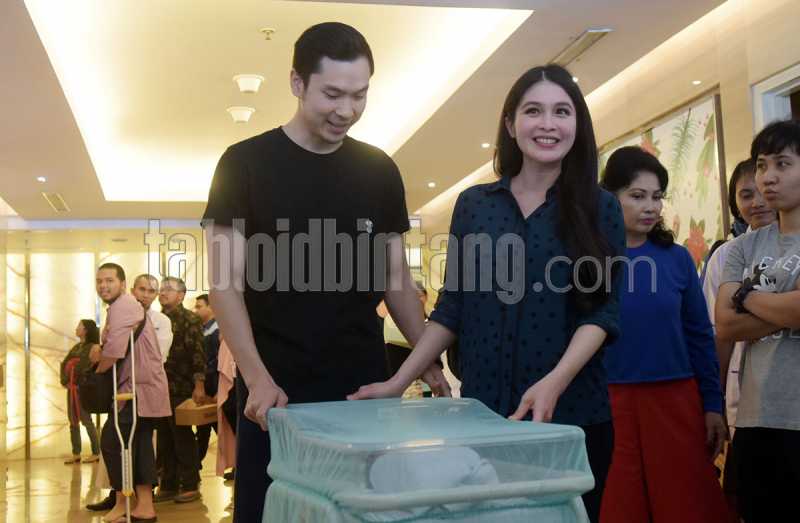 Semula Berniat Cesar, Sandra Dewi Akhirnya Melahirkan Secara Normal. Kenapa? Semula Berniat Cesar, Sandra Dewi Akhirnya Melahirkan Secara Normal. Kenapa?