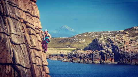 Bosan Wisata Pantai yang Gitu – gitu Aja? Uji Nyalimu ke 5 Wisata Adrenalin di Irlandia Ini Bosan Wisata Pantai yang Gitu – gitu Aja? Uji Nyalimu ke 5 Wisata Adrenalin di Irlandia Ini