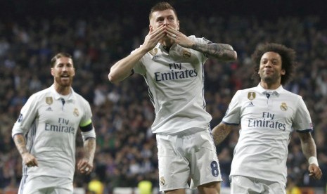 Real Madrid Bungkam Napoli 3-1