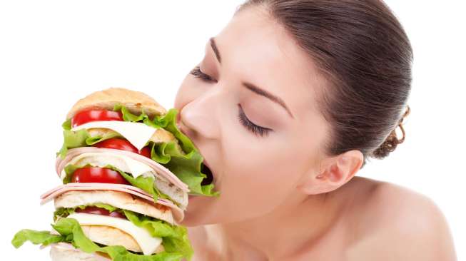 Makan Junk Food Bikin Kanker, Mitos atau Fakta? Makan Junk Food Bikin Kanker, Mitos atau Fakta?