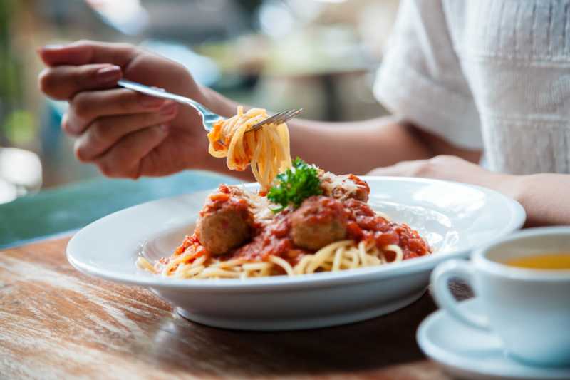 Kenapa Hidung Sering Ingusan Saat Makan Makanan Pedas?