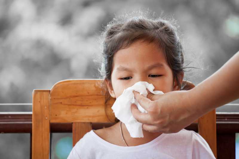 4 Kondisi yang Menyebabkan Anak Mimisan Disertai Sakit Kepala