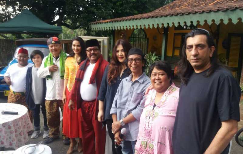 Rano Karno Bangun Ulang Rumah Keluarga Si Doel Rano Karno Bangun Ulang Rumah Keluarga Si Doel