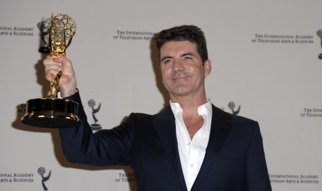 Simon Cowell Dilarikan ke Rumah Sakit