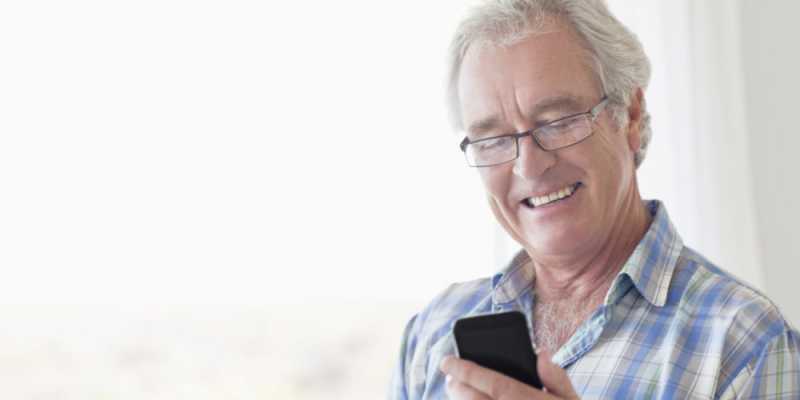 5 Tips Memilih Smartphone untuk Orangtua 5 Tips Memilih Smartphone untuk Orangtua