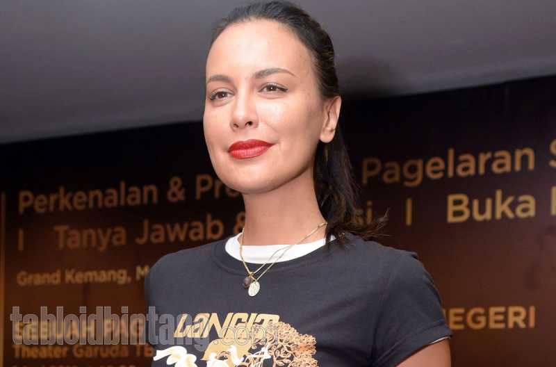 Sophia Latjuba: Saya Bukan Perawan Tingting