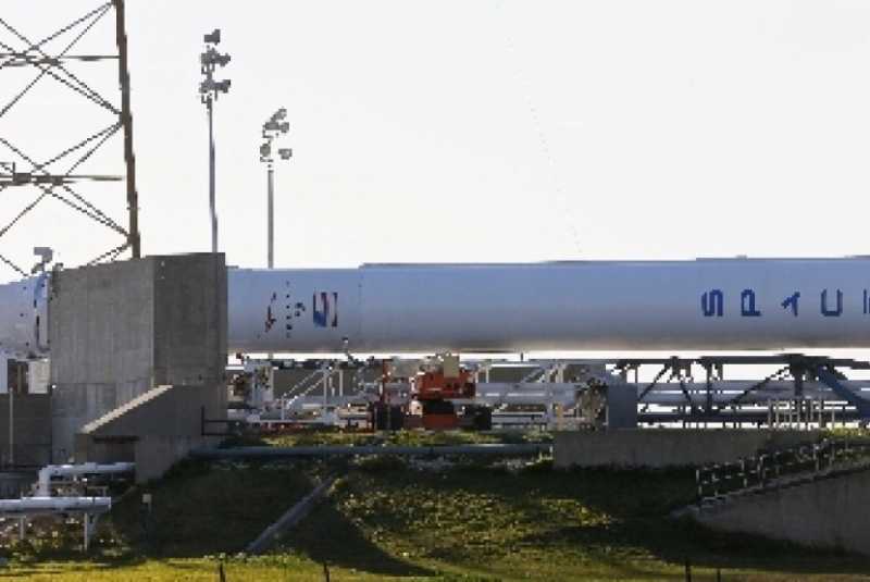 SpaceX Luncurkan Satelit Pengintai Misi Rahasia Militer AS