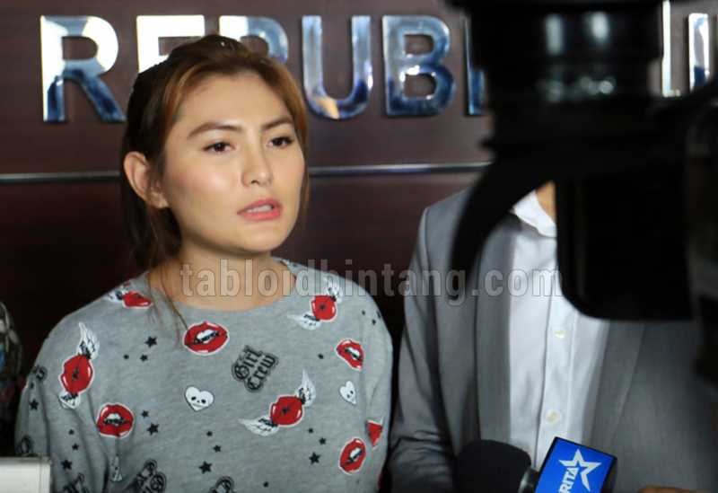 Ditagih Utang Sejumlah Orang, Angela Lee 3 Kali Melakukan Percobaan Bunuh Diri Ditagih Utang Sejumlah Orang, Angela Lee 3 Kali Melakukan Percobaan Bunuh Diri