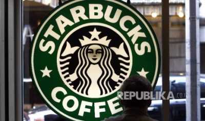 Starbucks Hentikan Penggunaan Sedotan Plastik