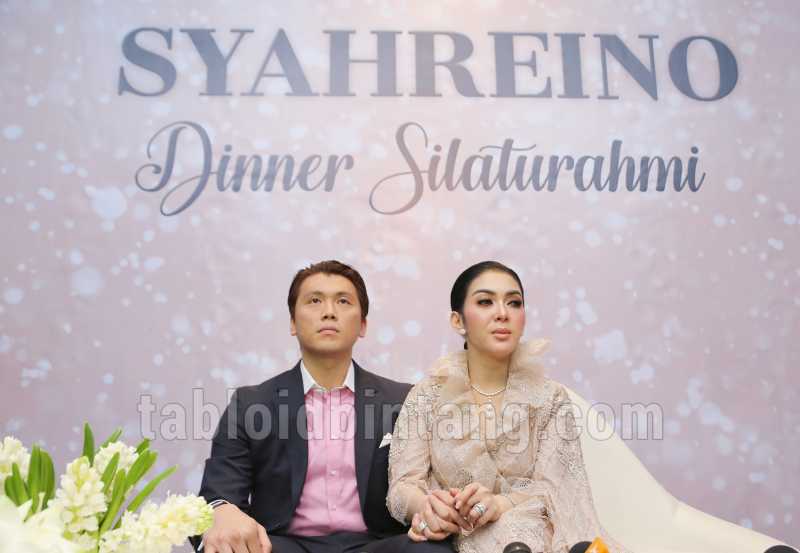 Terungkap, Ini Nama Syahrini yang Tersimpan di Ponsel Reino Barack Terungkap, Ini Nama Syahrini yang Tersimpan di Ponsel Reino Barack